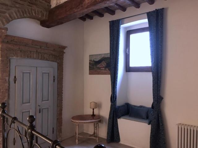 L'Arco Romano Lägenhet Foligno Exteriör bild
